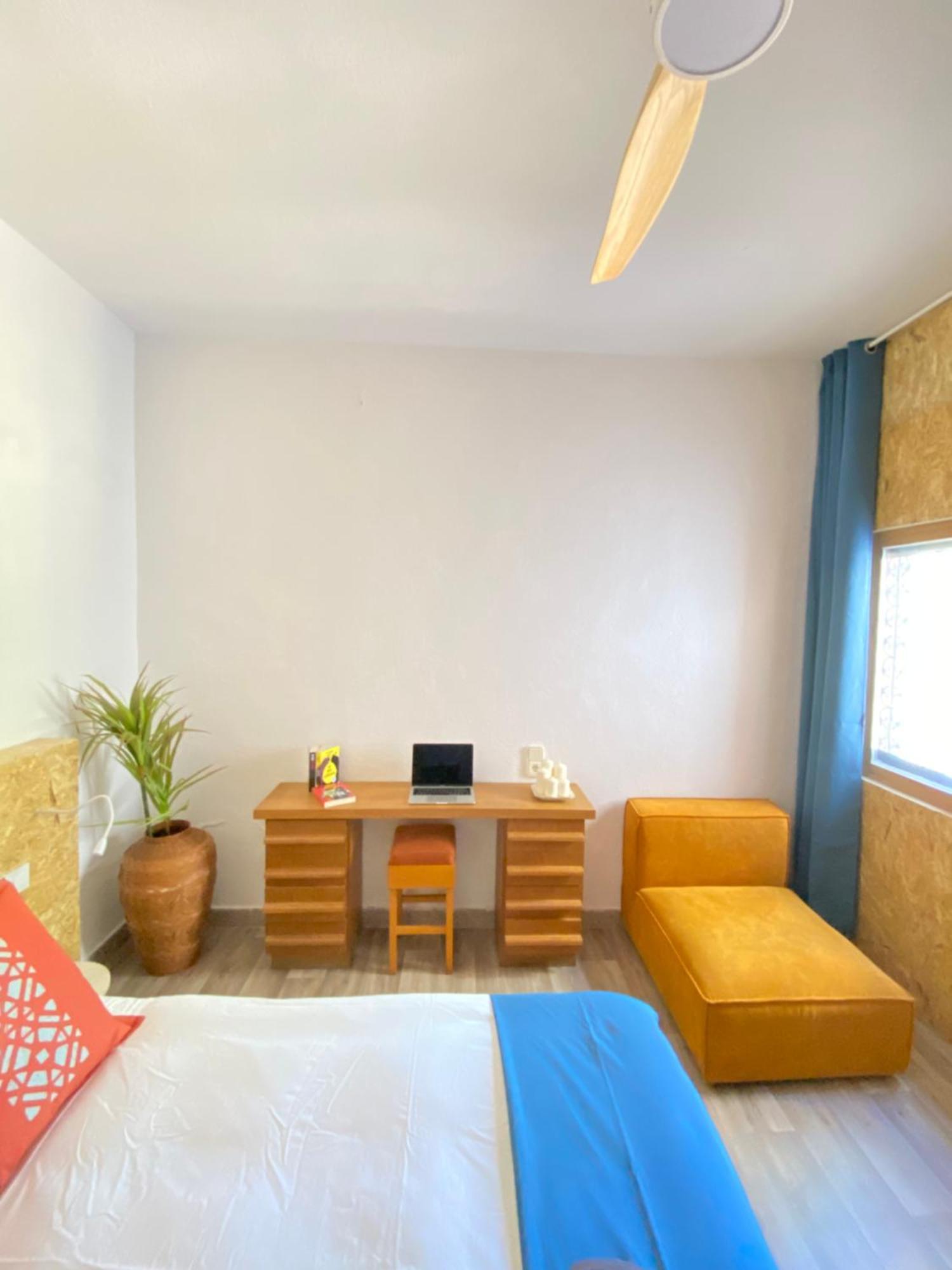 Bed and Breakfast Pink Lemon House Elche Exteriér fotografie